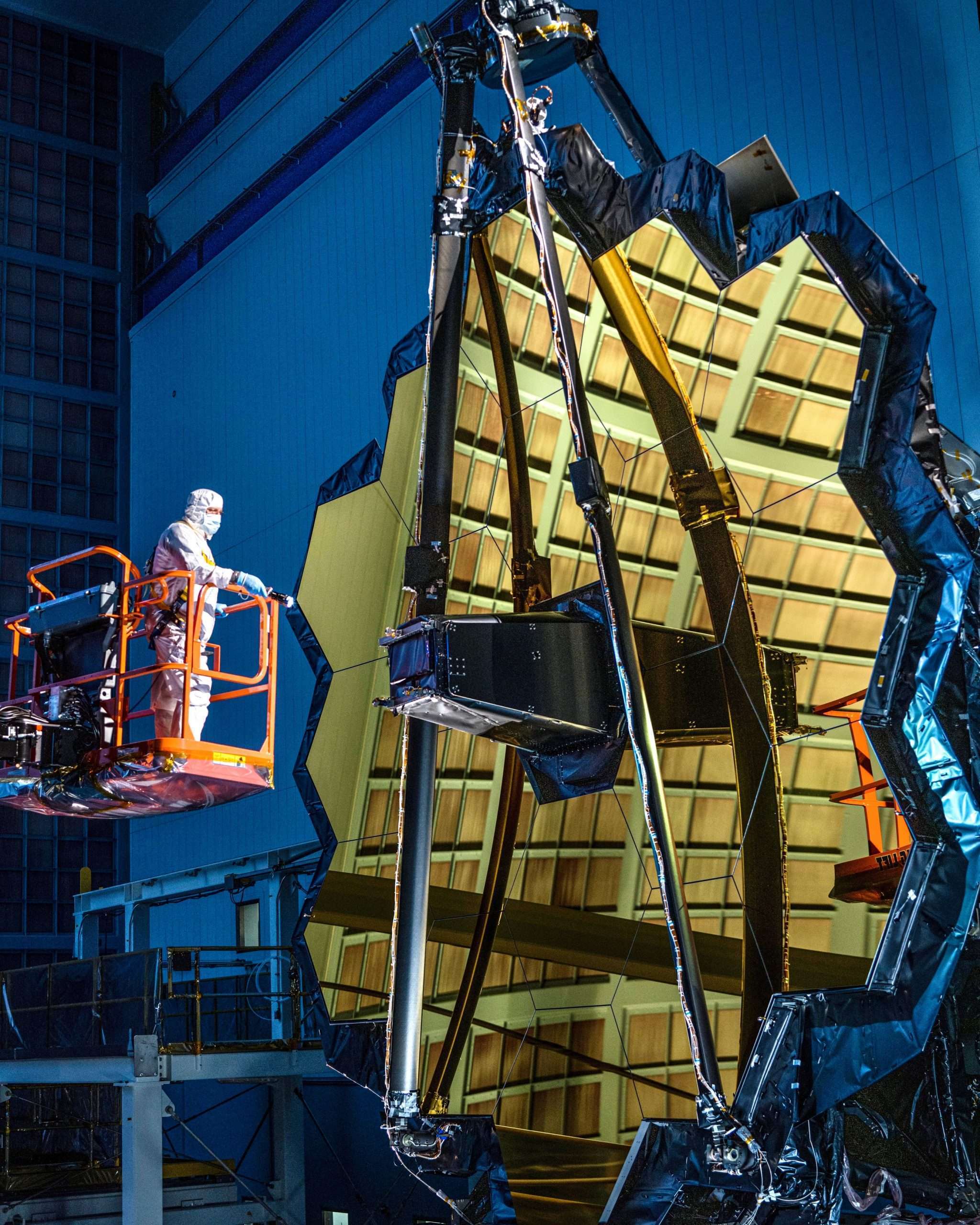 Engineers conduct a white light inspection on NASA's James Webb Space Telescope in the clean room at NASA's Goddard Space Flight Center, Greenbelt, Maryland. Credits: NASA/Chris Gunn