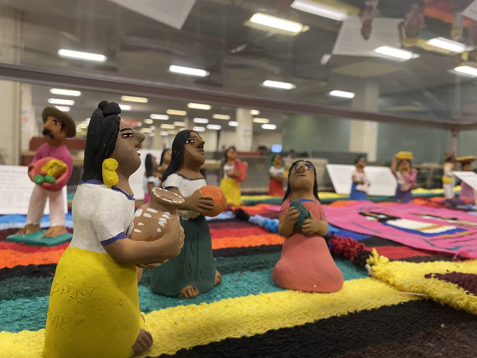 Mujeres Innovadoras Cultural Artistry Over Time_Installation Photos (1)